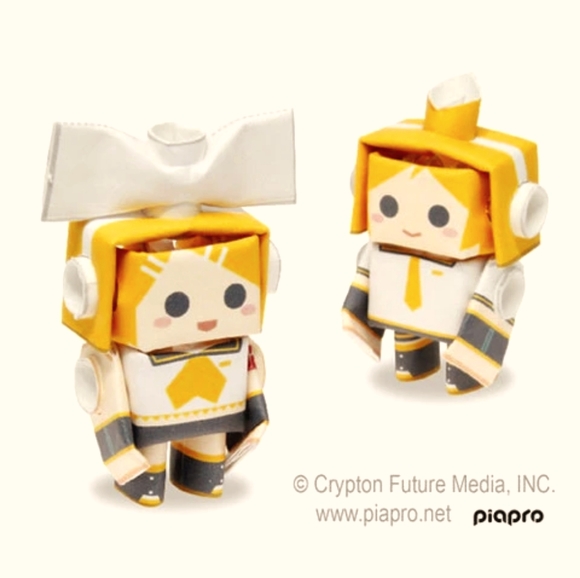 Rin Kagamine and Len Kagamine figures - Picture 4 of 15